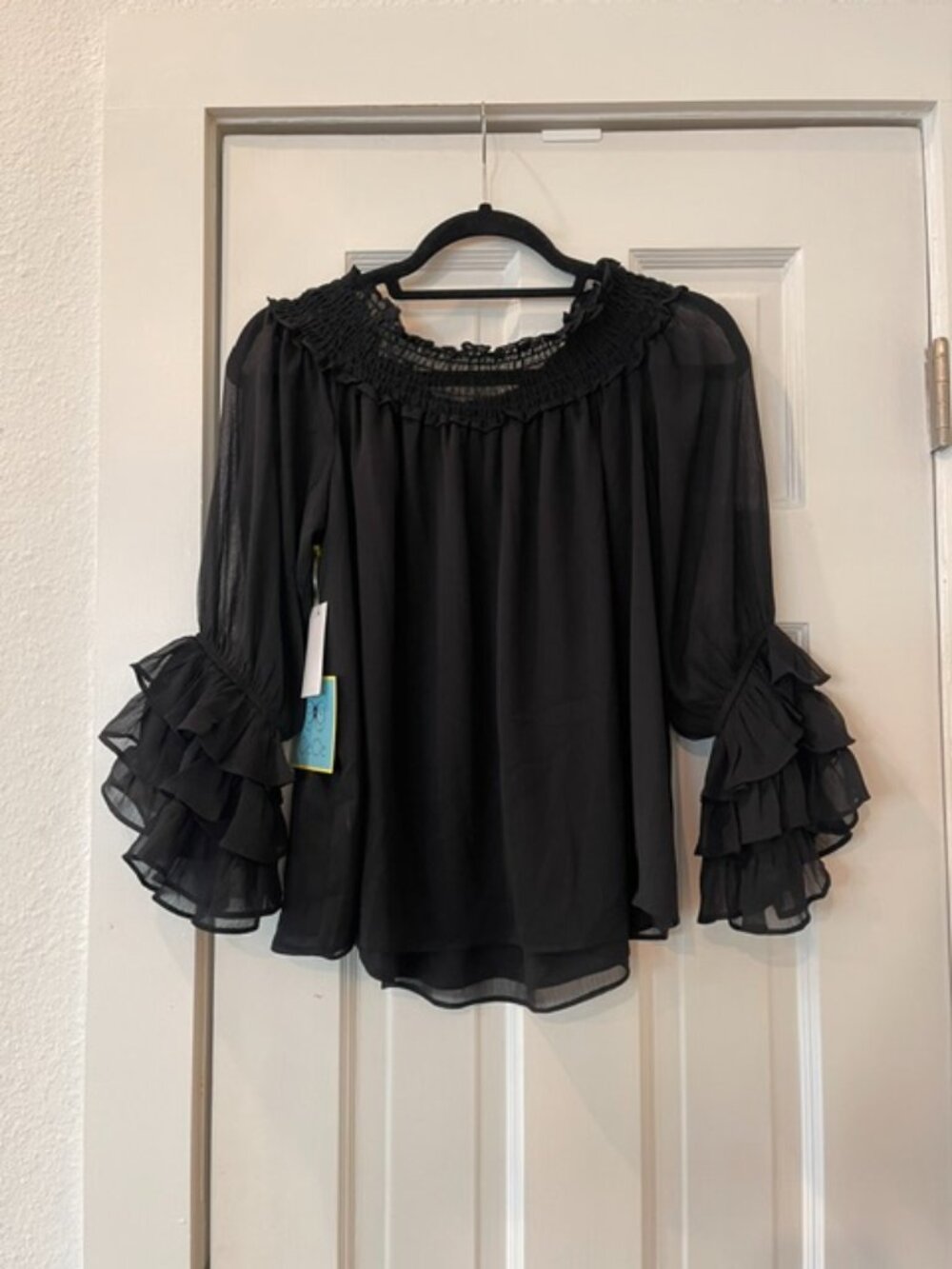 CeCe Black Smocked Off the Shoulder Tiered Ruffle Bell Sleeve Blouse S NWT - Picture 2 of 4